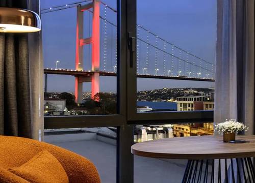 turkey/istanbul/besiktas/crowneplazaistanbulortakoybosphorusb407d921.jpg