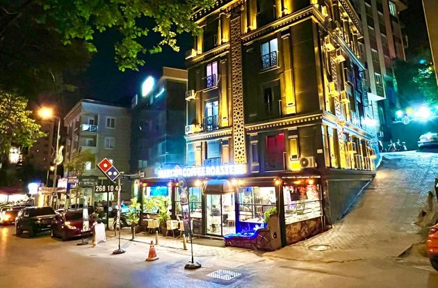 turkey/istanbul/besiktas/leventpalaceapart73e63064.jpg