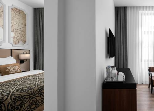 turkey/istanbul/beyoglu/akkasuitestaksimhotel5e546786.jpg