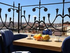 DELUXE BALKONLU AİLE ODA
