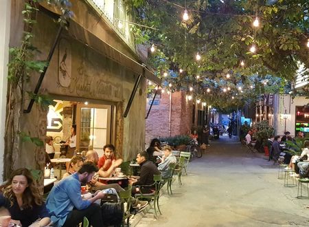 turkey/istanbul/beyoglu/casarosasuits74fc955d.jpg