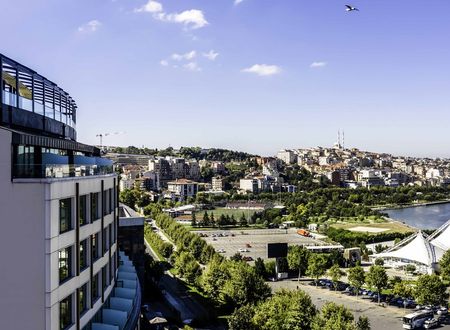 turkey/istanbul/beyoglu/clarionhotelgoldenhorn01092802.jpg