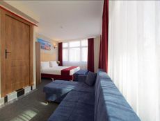 Annex Corner Suite