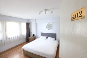 turkey/istanbul/beyoglu/gladdenrooms76c213d4.jpg