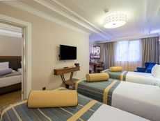 Bağlantılı Aile Odası (Twin + Triple Room)