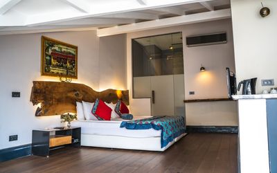 West Pera Hotel · 2