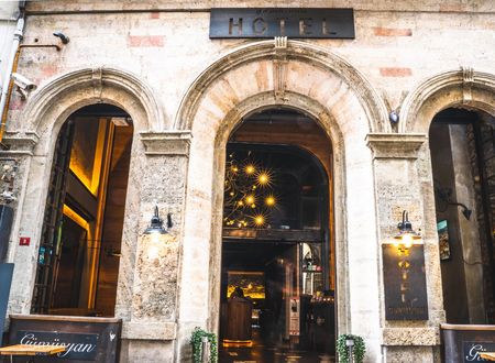 turkey/istanbul/beyoglu/gumusyanhotelc5196b25.jpg