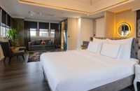 Deluxe Queen Room with Sea View