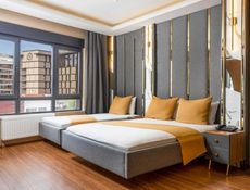 Triple Room with City View