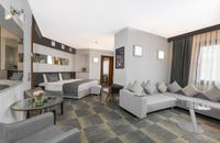 Executive Junior Suite with Lounge Access