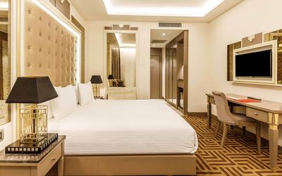 Ramada by Wyndham Istanbul Golden Horn · 5