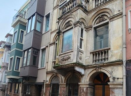turkey/istanbul/beyoglu/roomsgalatae6759f17.jpg