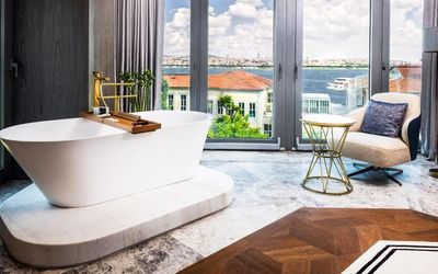 The Maestro Hotel · 5