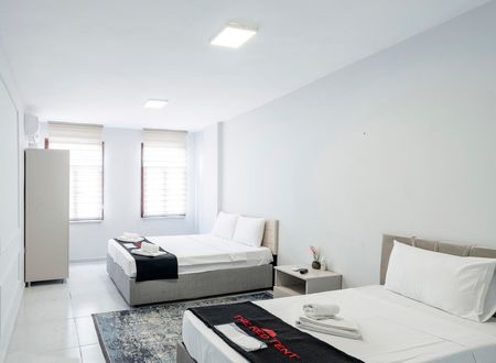 turkey/istanbul/beyoglu/theredtentsuite23d9f18fc2.jpg