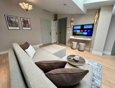 Deluxe Şehir Manzaralı ve Teraslı Suit