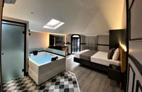 Queen Room with Jacuzzi Balcony