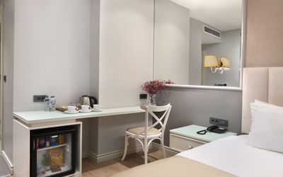 Ess  Hotel · 4