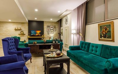 Golden Crown Hotel · 3