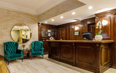 Golden Crown Hotel · 2