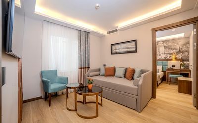 Grand Hilarium Hotel · 4