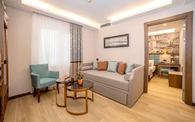 Grand Hilarium Hotel · 3