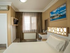 SINGLE ROOM