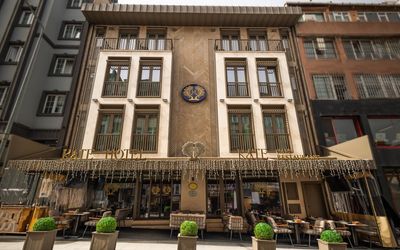 Kate Hotel · 4