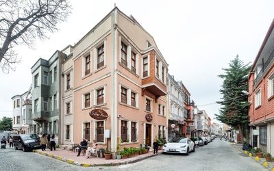 Sultan House · 3