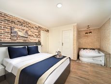 Deluxe Suite Room With Jacuzzi