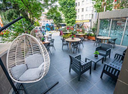 turkey/istanbul/kadikoy/thegatekadikoydowntownd484b01e.jpg