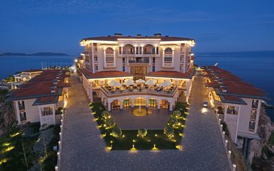 Demokrasi Ve Özgürlükler Adası- Birun Hotel · 2