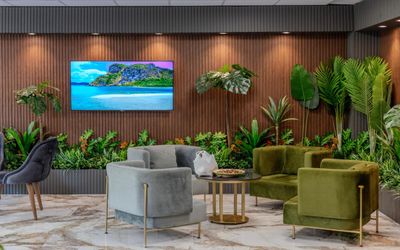 The Business Class Hotel · 4