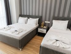 Deluxe Triple Suite