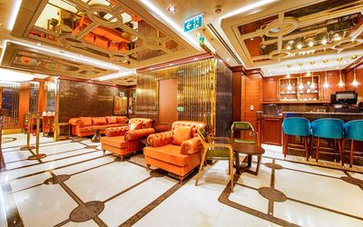 Manors Hotel · 4