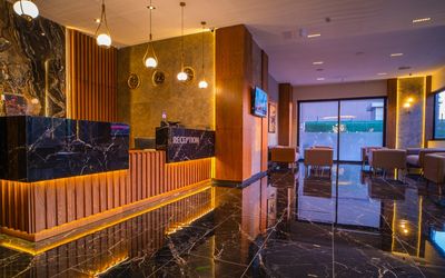 Mayi Hotel · 5