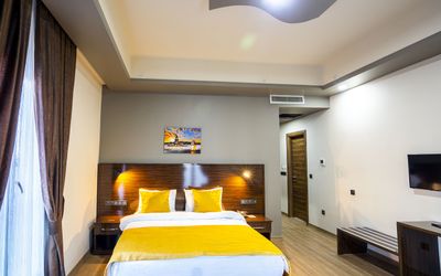 Mugwort Hotel · 4