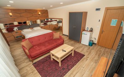 216 Hill Suites · 3