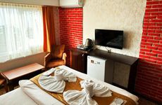 turkey/istanbul/rosesuita320b15b.jpg