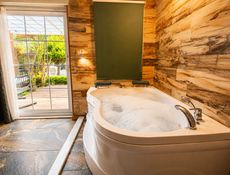 Deluxe Kamer met Jacuzzi en Open Haard