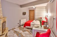 Special Red Double Room With Jacuzzi And Fireplace