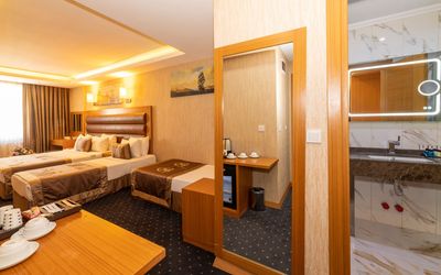 Regno Hotel · 4