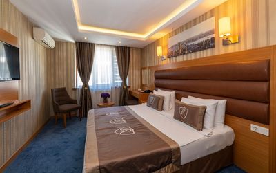 Regno Hotel · 3