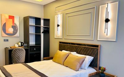 Skymoon Hotel · 3
