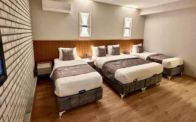 Skymoon Hotel · 2