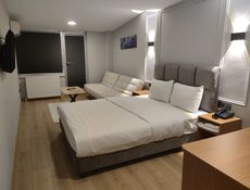 Teraslı Deluxe Çift Kişilik Oda