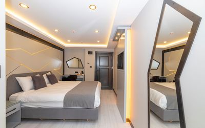 White Corner Hotel · 2