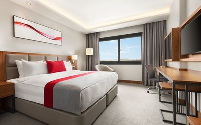 Ramada By Wyndham İzmiraliağa Otel · 4