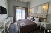 Deluxe Pool View Room