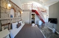 Duplex Glass Ceiling Suite