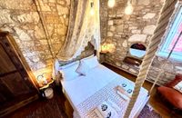 Mercan room